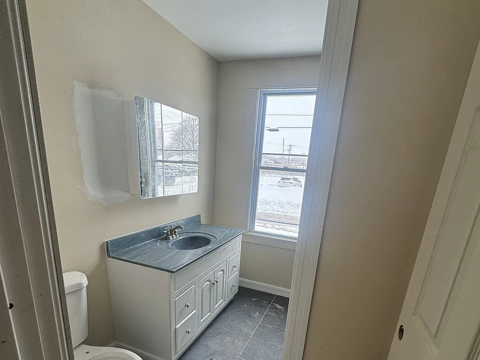 131 Bellevue Ave #1