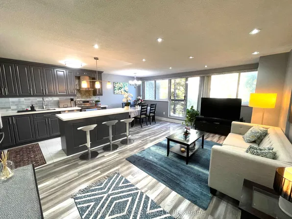 2095 Roche Ct #203, Mississauga, ON L5K 2C8