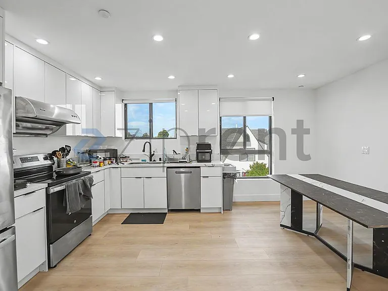 1438 W 37th Dr — Photo 7