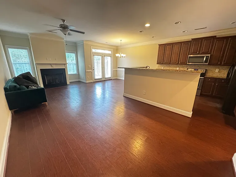 1252 United Ct — Photo 4