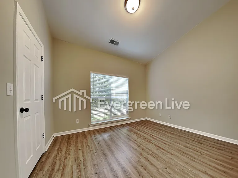 114 Marigold Dr — Photo 10