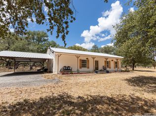 141 County Road 762, Devine, TX 78016