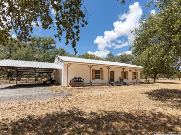 141 county road 762, Devine, TX 78016
