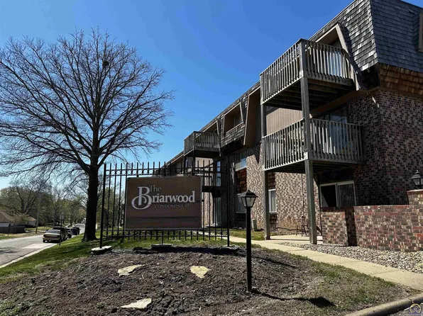 2324 SW Briarwood Plz APT 301F, Topeka, KS 66611