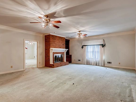 2nd image of 2270 Burlington Ln