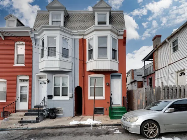 34 Maple St, Reading, PA 19602