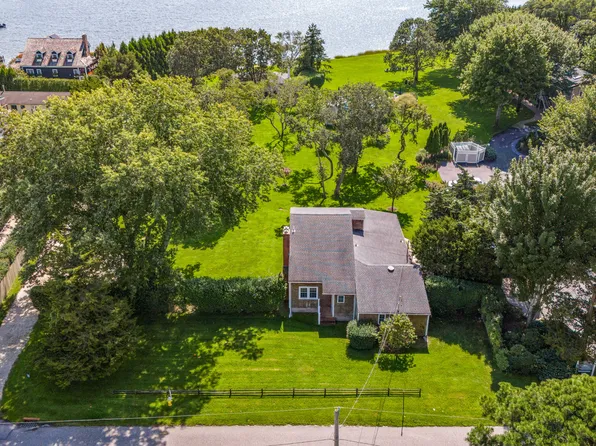 70 Middle Pond Rd Unit 22, Southampton, NY 11968