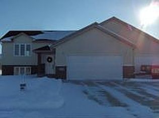 4378 34th Ave S, Fargo, ND 58104