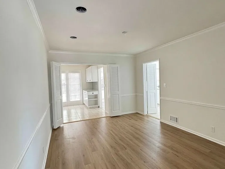 2570 Wallingford Rd — Photo 8