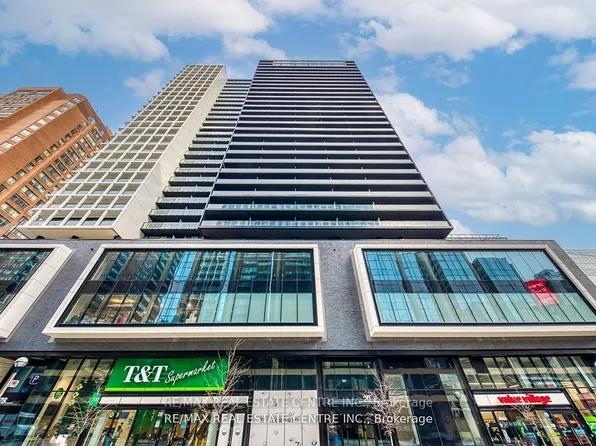 20 Edward St #406, Toronto, ON M5G 0C5