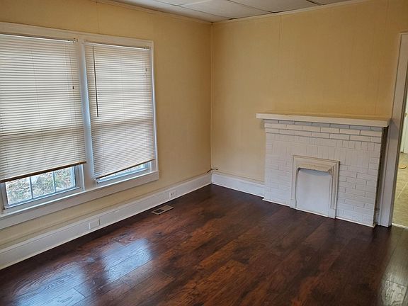 3rd image of 3206 Dempster St