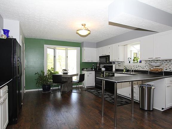 5th image of 657 Sunnybrook Drive