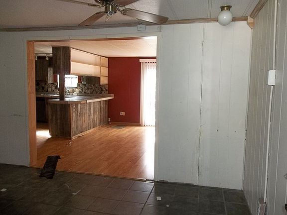 3rd image of 118 Woodcreek Dr