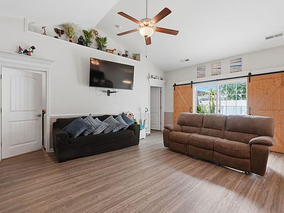 3rd image of 172 Palm Terrace Loop