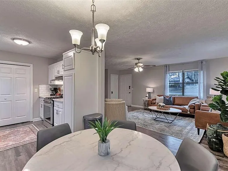 4145 Dustin Dr — Photo 10