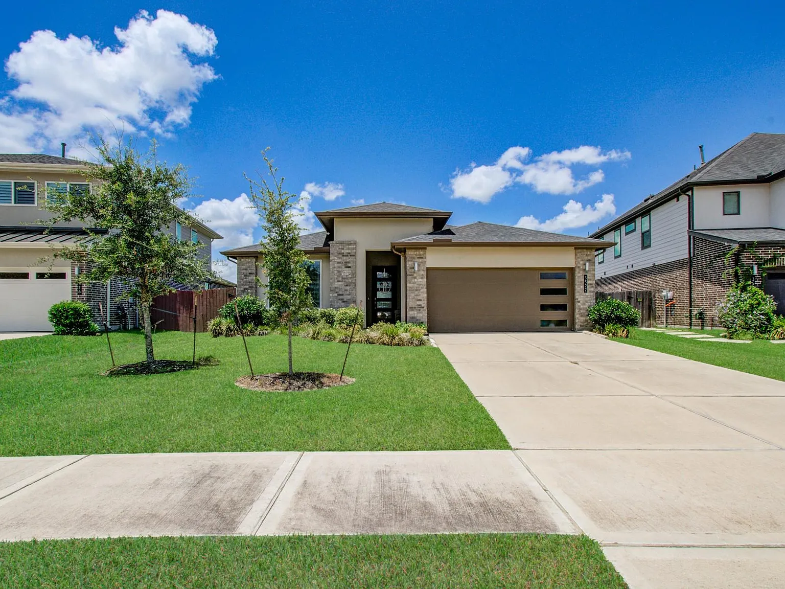 4 bed, 3.0 bath, 2073 sqft, $2,800 — Photo 2