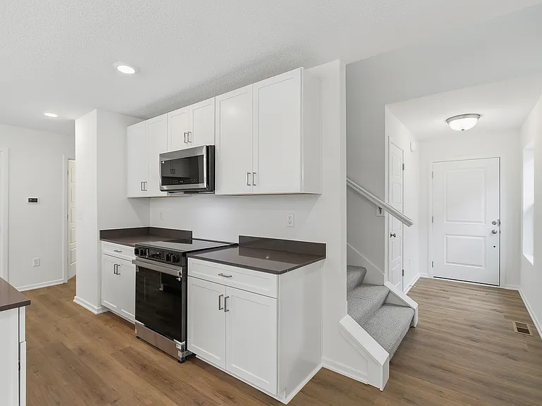 8724 SW Edgewater Dr — Photo 4
