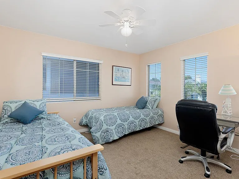 6963 Tradewinds Dr — Photo 31