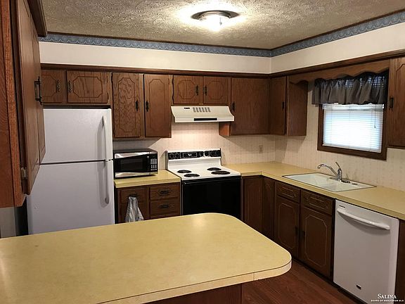 4th image of 449 Venus Ave