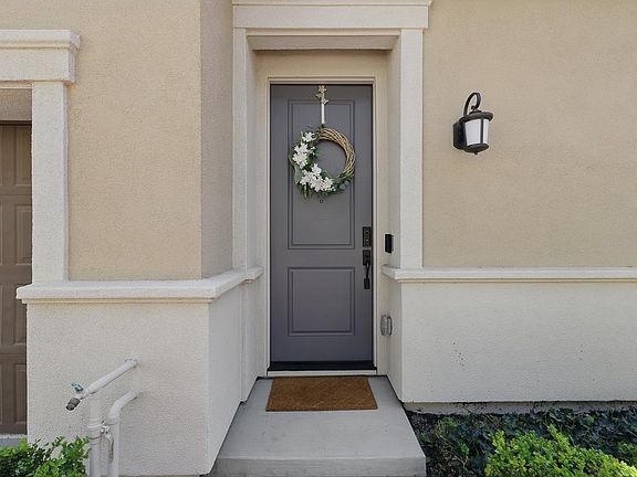 3rd image of 410 E Redberry Pl