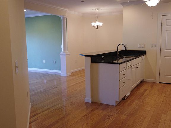 2nd image of 5 Woodman Way Unit 310
