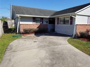16 Oak Ln, Gretna, LA 70053
