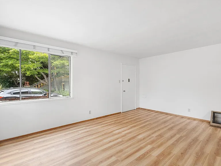 2145 Santa Clara Ave #A — Photo 7