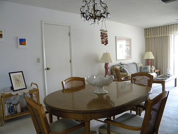 3rd image of 6915 Edgewater Cir #4-D