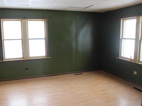 3rd image of 206 W Harrie St