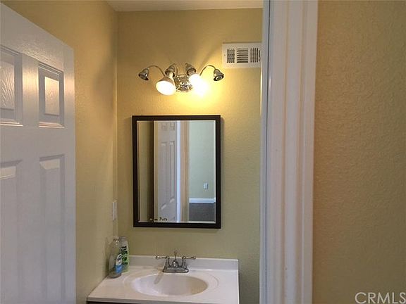 5th image of 1681 E Deodar St