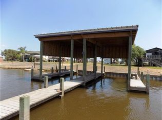 75 Sea Gull Dr, Bay City, TX 77414