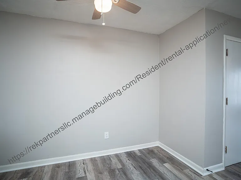 2525 Lakeview Ave — Photo 3