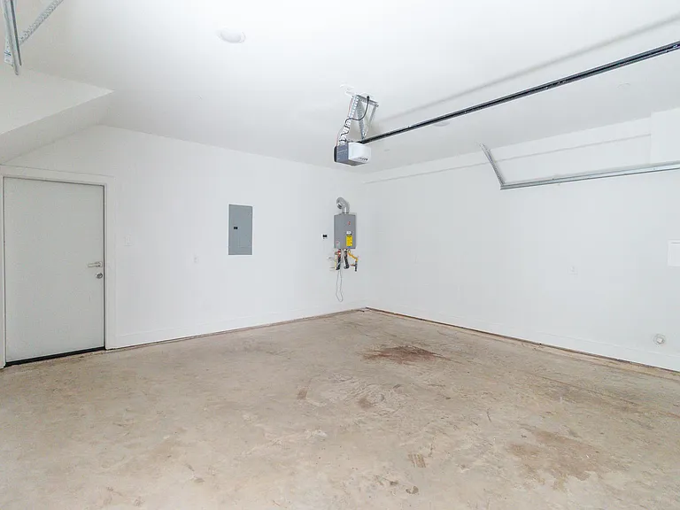4210 Roseland Ave #104 — Photo 40