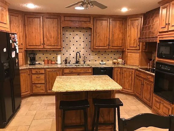 2nd image of 3302 Briargrove Ln