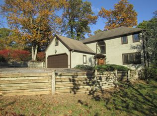 301 Three Oaks Dr, Bristol, TN 37620