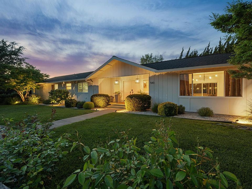 1st image of 543 Avenue Del Oro