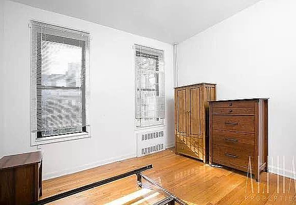 4th image of 153 Norfolk St APT 3E