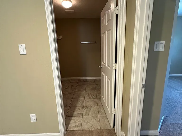 2606 Riverhollow Ln — Photo 24