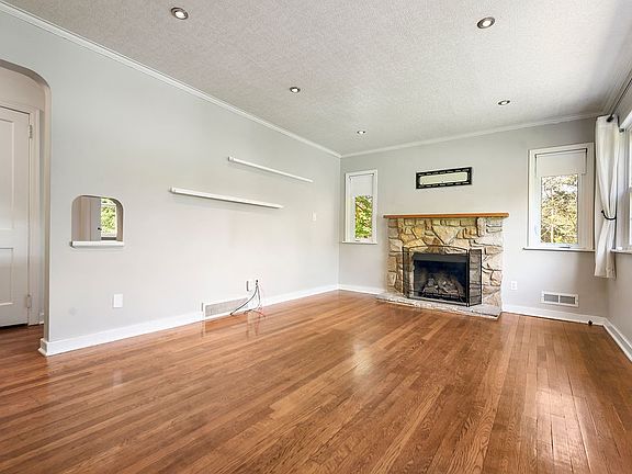 5th image of 3237 Apache Rd