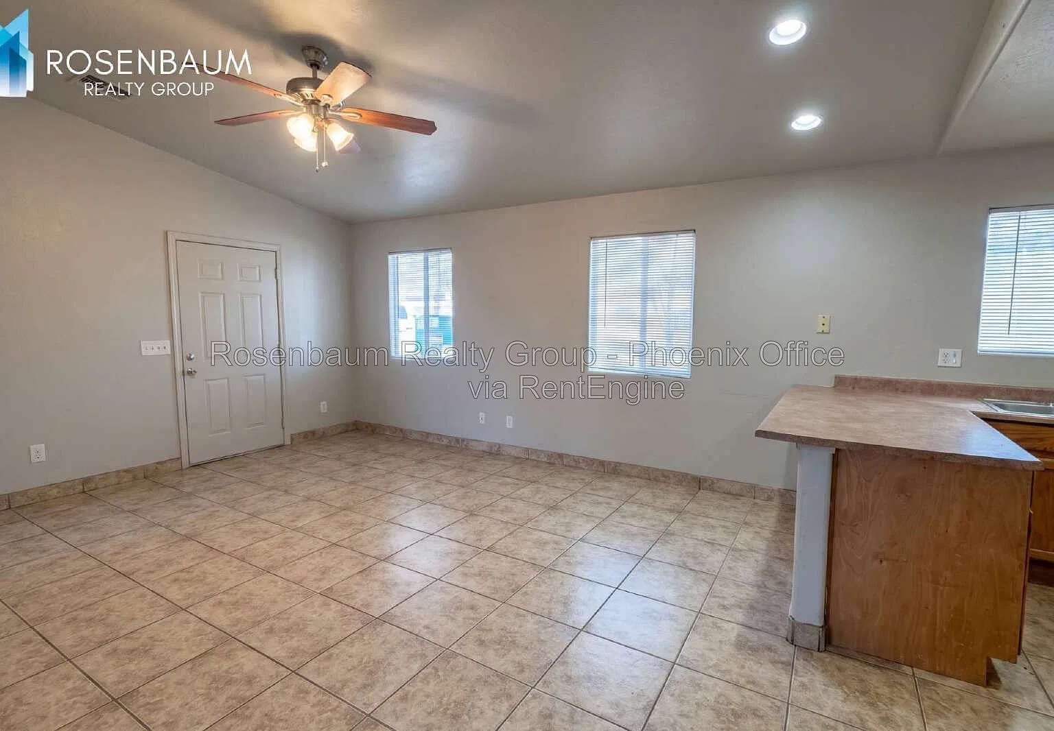 3 bed, 1.0 bath, 869 sqft, $1,498 — Photo 2
