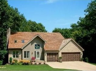 4640 Parkcliff Dr, Eagan, MN 55123