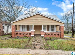 225 Main St, Graysville, AL 35073