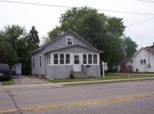 613 E 3rd St, Menasha, WI 54952