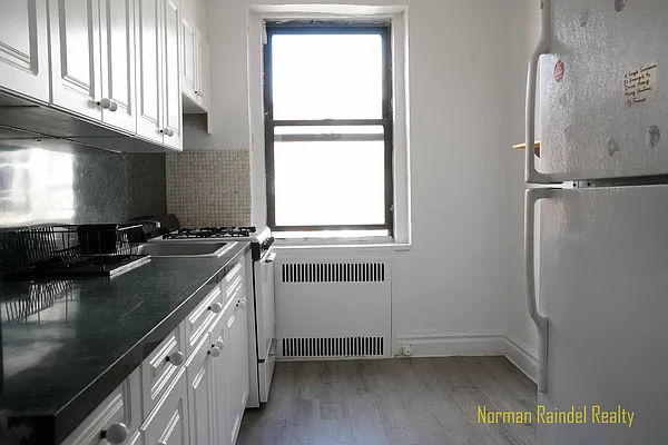 Rented by Norman Raindel, LREB | media 36