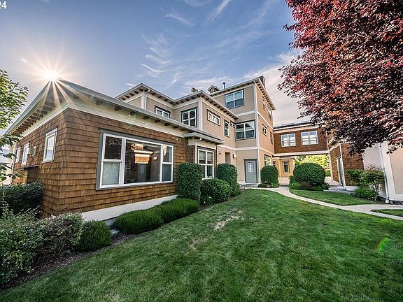 3rd image of 622 Fair Oaks Ct