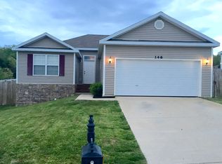 146 Holly St, Huntsville, AR 72740