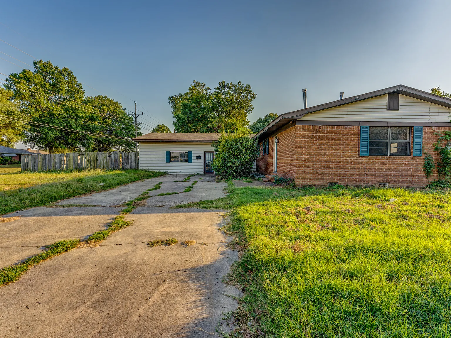 121 Pecan St - 1 — Photo 1