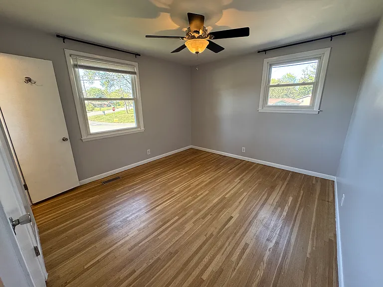 7000 Bonnafair Dr — Photo 15