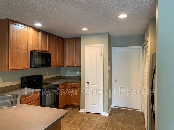 3rd image of 3219 Academy Park Pl