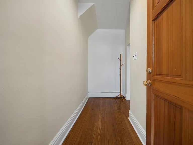 152 W 9th St #1 — Photo 5
